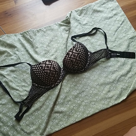 VS Very Sexy lightly lined plunge size 32c - Picture 2 of 4